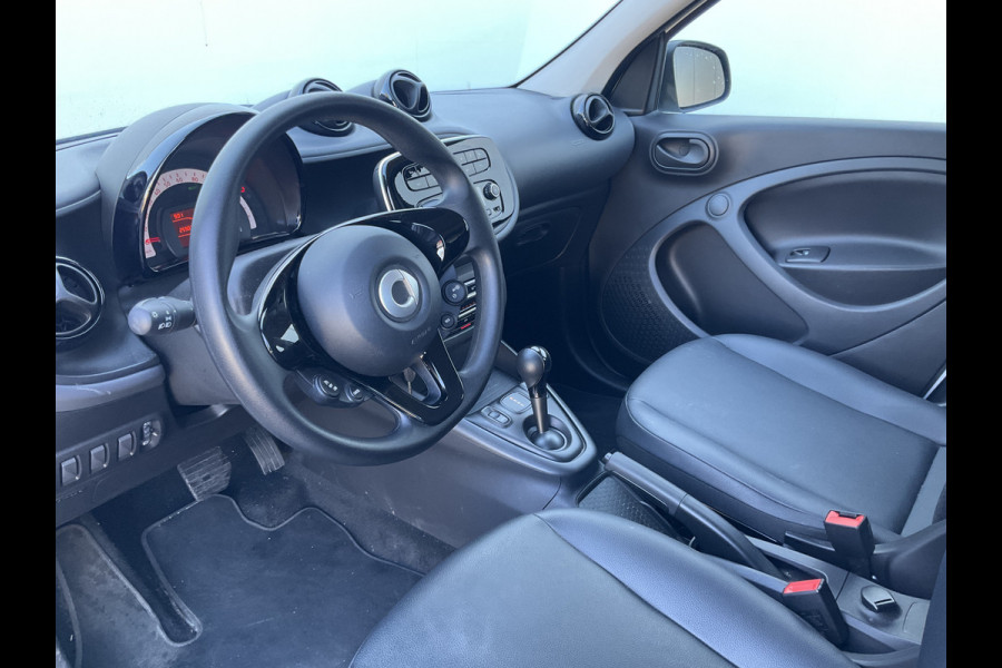 Smart Forfour EQ Soh 96% 1Eig Clima Cruise toerenteller Essential 22kw-boordlader met fastcharge functie