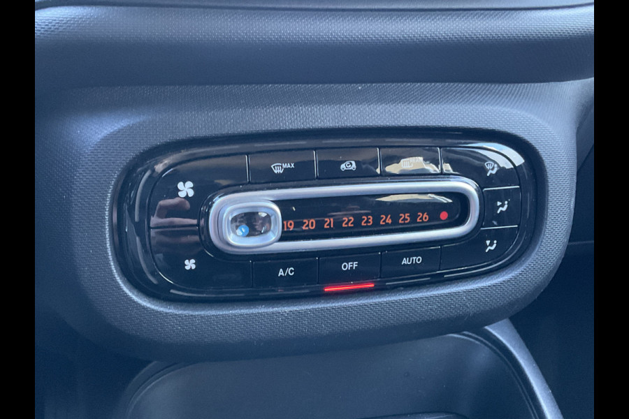 Smart Forfour EQ Soh 96% 1Eig Clima Cruise toerenteller Essential 22kw-boordlader met fastcharge functie