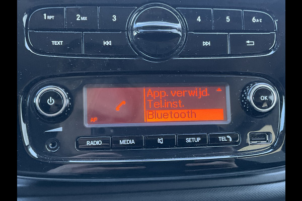 Smart Forfour EQ Soh 96% 1Eig Clima Cruise toerenteller Essential 22kw-boordlader met fastcharge functie