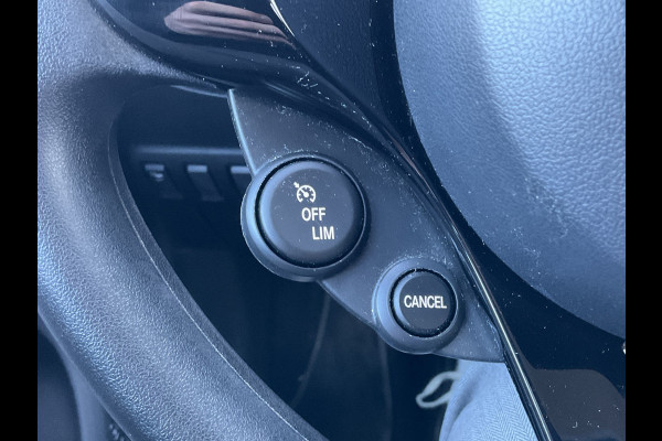Smart Forfour EQ Soh 96% 1Eig Clima Cruise toerenteller Essential 22kw-boordlader met fastcharge functie