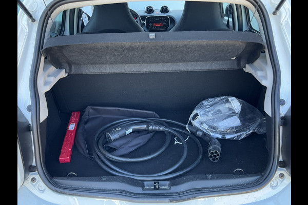 Smart Forfour EQ Soh 96% 1Eig Clima Cruise toerenteller Essential 22kw-boordlader met fastcharge functie