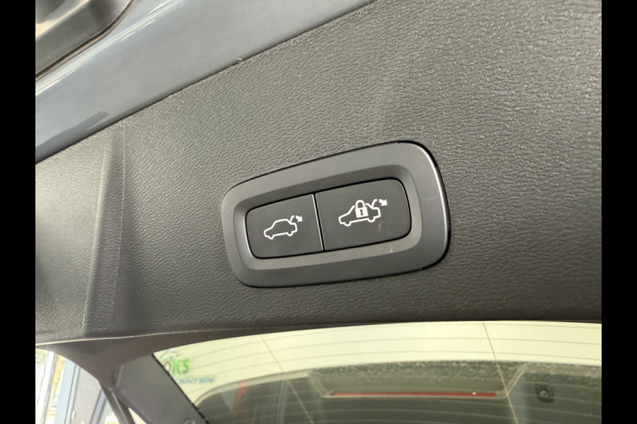 Volvo XC40 1.5 T5 Recharge Ultimate Bright ACC Elec. achterklep Harman/Kardon 24 Maanden garantie* (Vraag naar de voorwaarden)
