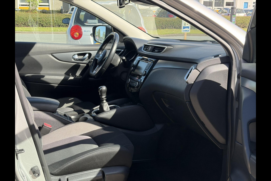Nissan QASHQAI 1.3 DIG-T N-Motion 159pk | Trekhaak | 1.500kg trekgewicht | Panoramadak | Stoelverwarming