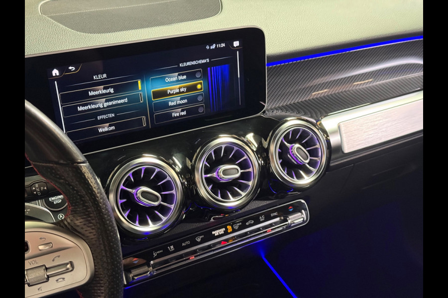 Mercedes-Benz Glb 250 Premium Plus Amg | Pano | Trekhaak | Sfeerverlichting | Camera | Carplay | Stoelverwarming | Burmester | NAP