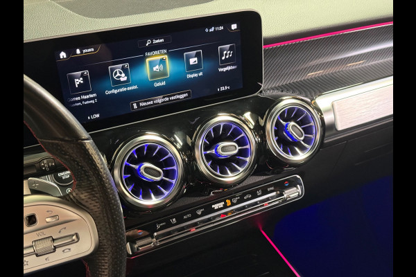 Mercedes-Benz Glb 250 Premium Plus Amg | Pano | Trekhaak | Sfeerverlichting | Camera | Carplay | Stoelverwarming | Burmester | NAP
