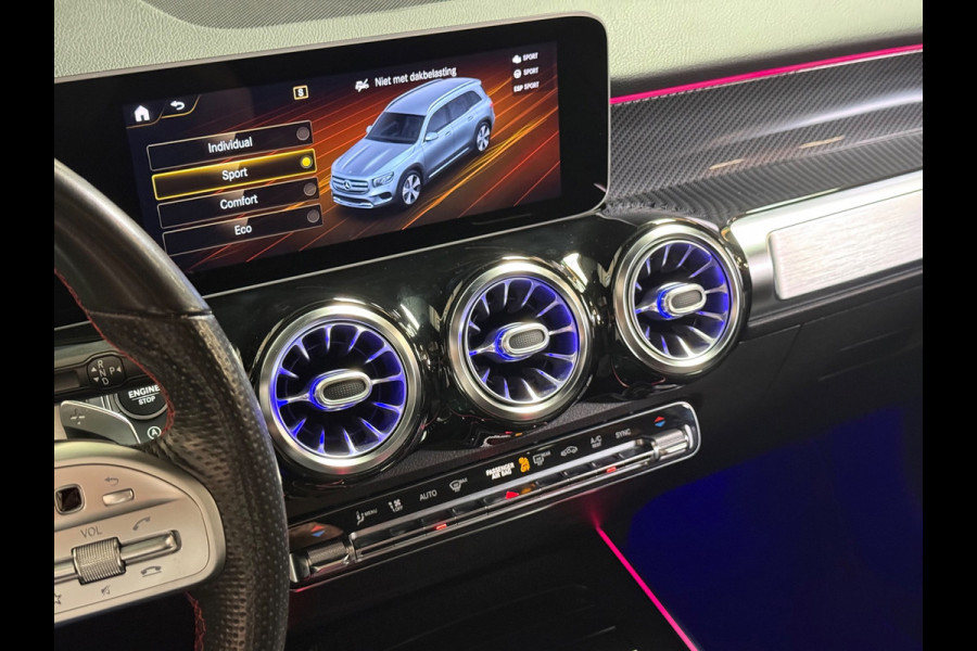 Mercedes-Benz Glb 250 Premium Plus Amg | Pano | Trekhaak | Sfeerverlichting | Camera | Carplay | Stoelverwarming | Burmester | NAP