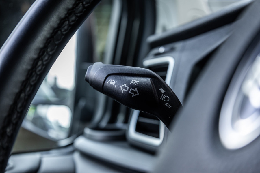 Ford Transit Custom 2.0 TDCI 170 PK L2H1 Limited DC | Dubbel cabine | Raptor Edition | CarPlay | Camera | Navigatie | BLIS | Stoelverwarming | Trekhaak | Cruise control | DAB | Dealer onderhouden | Nieuwe APK