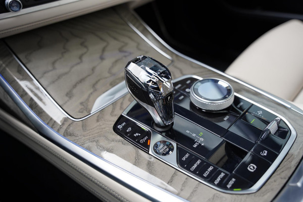 BMW X7 X-Drive 40 I / Individual / 6 Persoons / Bowers & Wilkins Diamond