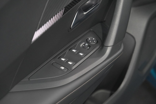 Peugeot e-2008 EV Allure Avantage 54 kWh | SOH 97,6% | 11 KW Lader | Apple Carplay | Parkeersensoren