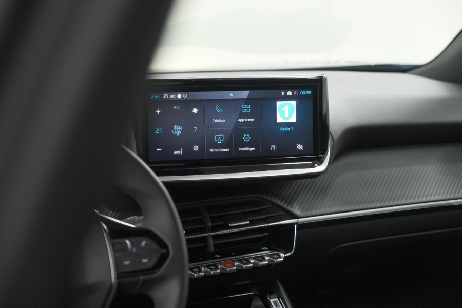 Peugeot e-2008 EV Allure Avantage 54 kWh | SOH 97,6% | 11 KW Lader | Apple Carplay | Parkeersensoren