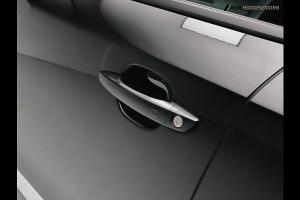 Peugeot e-2008 EV Allure 50 kWh Sport SOH 90% (APPLE CARPLAY,CLIMATE,ACHTERUITRIJCAMERA,ADAPTIVE CRUISE,KEYLESS,STOELVERWARMING)