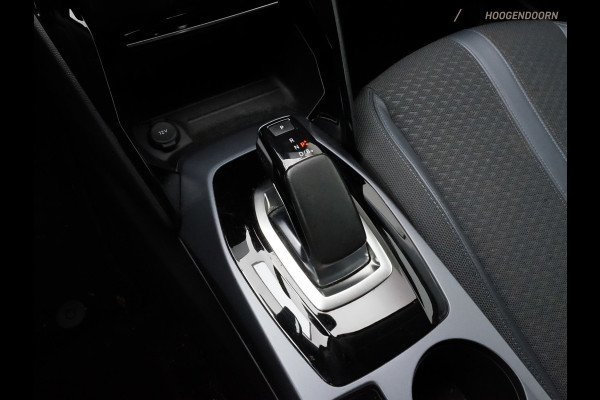 Peugeot e-2008 EV Allure 50 kWh Sport SOH 90% (APPLE CARPLAY,CLIMATE,ACHTERUITRIJCAMERA,ADAPTIVE CRUISE,KEYLESS,STOELVERWARMING)