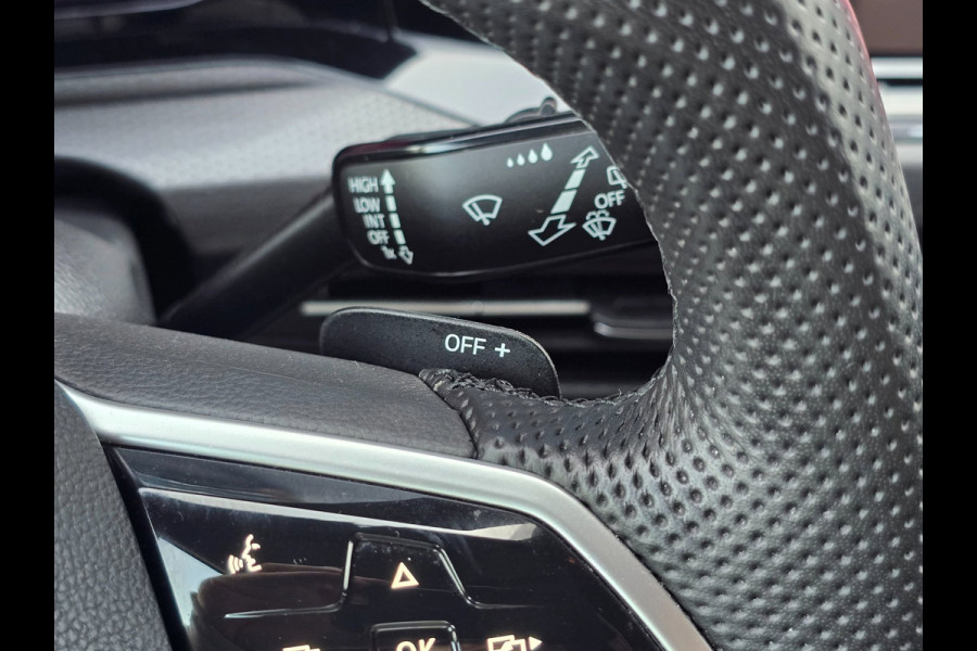 Volkswagen Golf 1.4 eHybrid GTE / Aut / Acc / Dode Hoek / Lane Assist / Apple Carplay / Led / Pdc / Allu Velgen