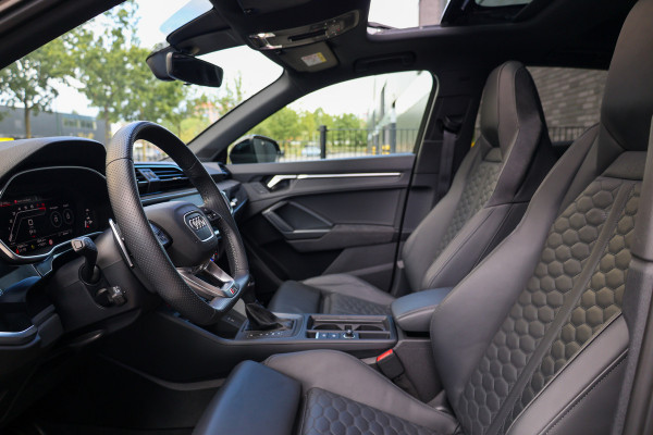 Audi RSQ3 Sportback TFSI RS | NAP! | PANO | SONOS | RS-SEATS | ELEK.TREKHAAK | ACC |