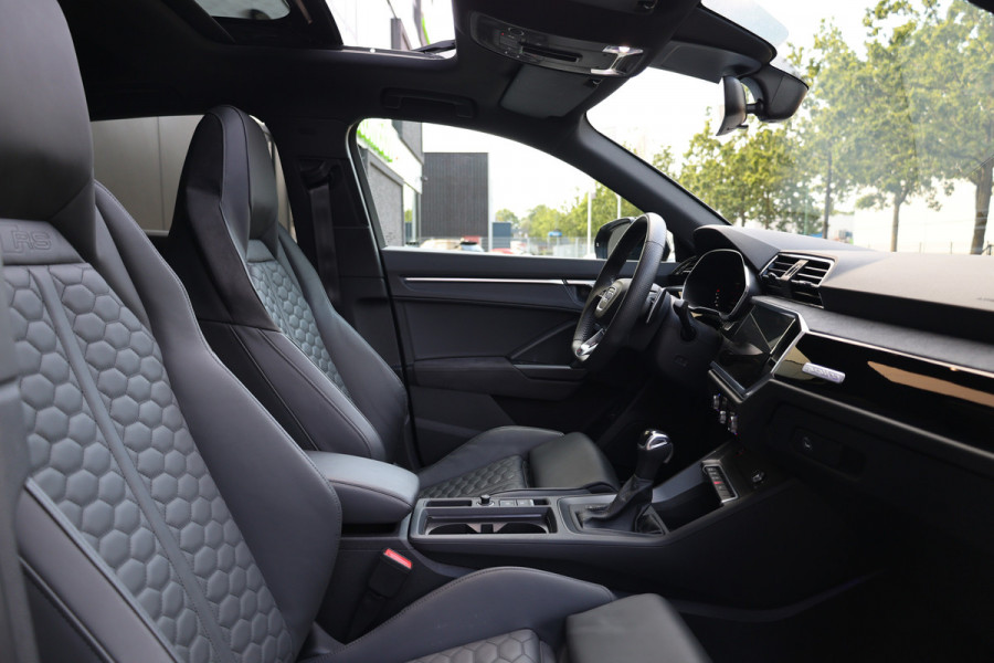 Audi RSQ3 Sportback TFSI RS | NAP! | PANO | SONOS | RS-SEATS | ELEK.TREKHAAK | ACC |