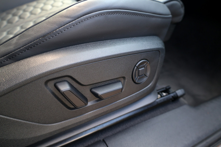 Audi RSQ3 Sportback TFSI RS | NAP! | PANO | SONOS | RS-SEATS | ELEK.TREKHAAK | ACC |