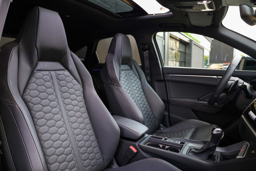 Audi RSQ3 Sportback TFSI RS | NAP! | PANO | SONOS | RS-SEATS | ELEK.TREKHAAK | ACC |