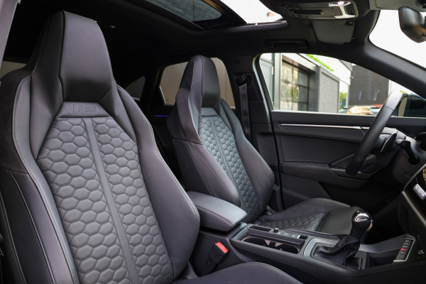 Audi RSQ3 Sportback TFSI RS | NAP! | PANO | SONOS | RS-SEATS | ELEK.TREKHAAK | ACC |