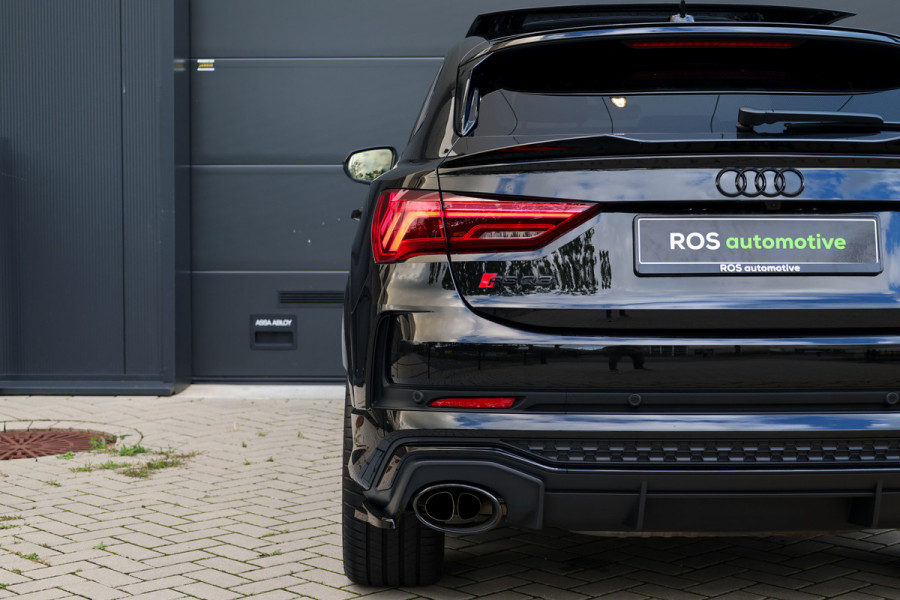 Audi RSQ3 Sportback TFSI RS | NAP! | PANO | SONOS | RS-SEATS | ELEK.TREKHAAK | ACC |