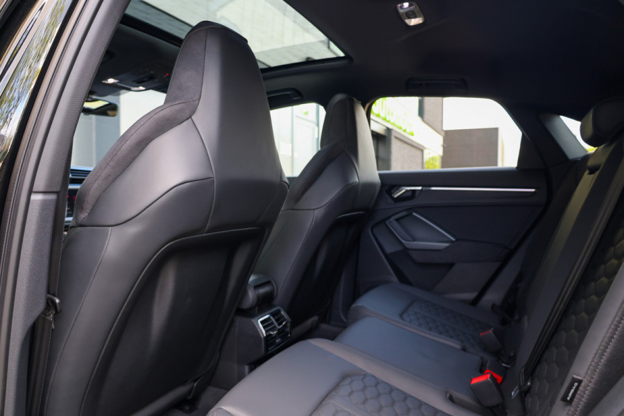 Audi RSQ3 Sportback TFSI RS | NAP! | PANO | SONOS | RS-SEATS | ELEK.TREKHAAK | ACC |