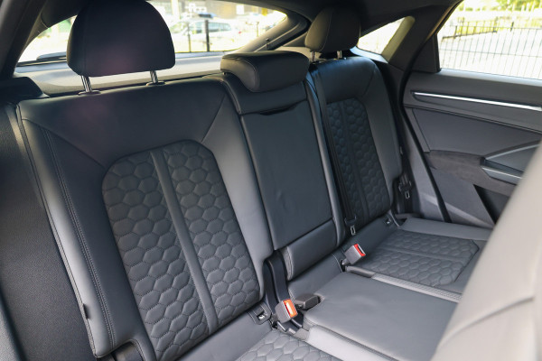 Audi RSQ3 Sportback TFSI RS | NAP! | PANO | SONOS | RS-SEATS | ELEK.TREKHAAK | ACC |