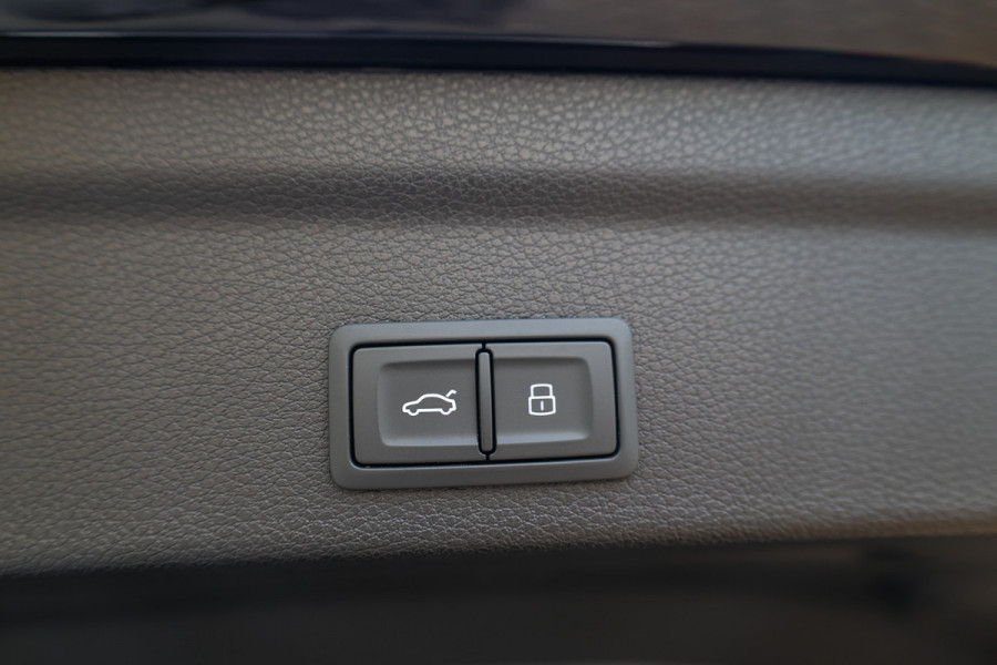 Audi RSQ3 Sportback TFSI RS | NAP! | PANO | SONOS | RS-SEATS | ELEK.TREKHAAK | ACC |