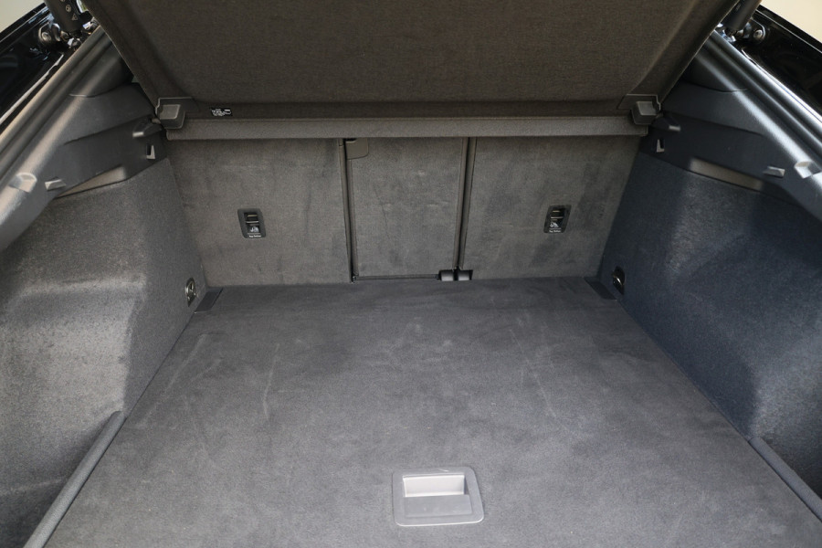 Audi RSQ3 Sportback TFSI RS | NAP! | PANO | SONOS | RS-SEATS | ELEK.TREKHAAK | ACC |