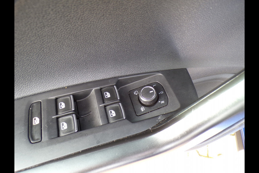 Volkswagen Polo 1.0 TSI Highline R-line-Virtual dash-Carplay