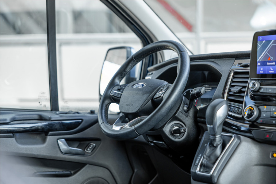 Ford Transit Custom 320 2.0 TDCI 170 PK L2H1 Limited DC | ACC | Navigatie | CarPlay | Camera | Trekhaak | Stoelverwarming | L+R Schuifdeur | Dodehoek | DAB | Dubbel cabine | Nieuwe APK | Euro 6