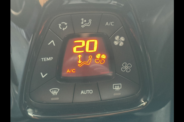 Citroën C1 1.0 VTi Urban Ride Rijklaar + 12 maanden Bovag-garantie Henk Jongen Auto's in Helmond,  al 50 jaar service zoals 't hoort!
