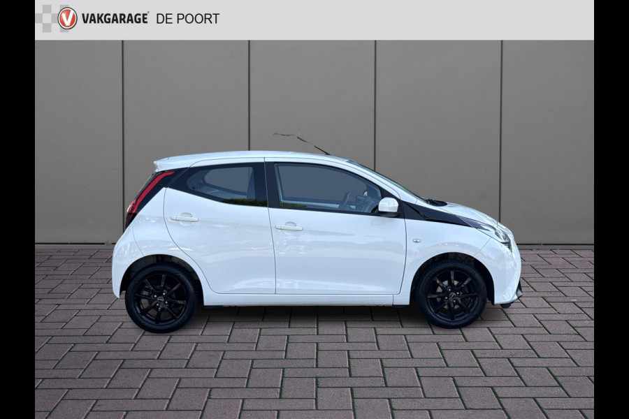 Toyota Aygo 1.0 VVT-i x-play | Cruisec. | Camera | Airco | Carplay | Sportvelgen