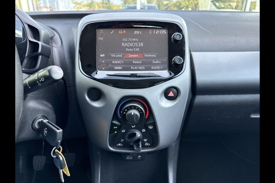 Toyota Aygo 1.0 VVT-i x-play | Cruisec. | Camera | Airco | Carplay | Sportvelgen