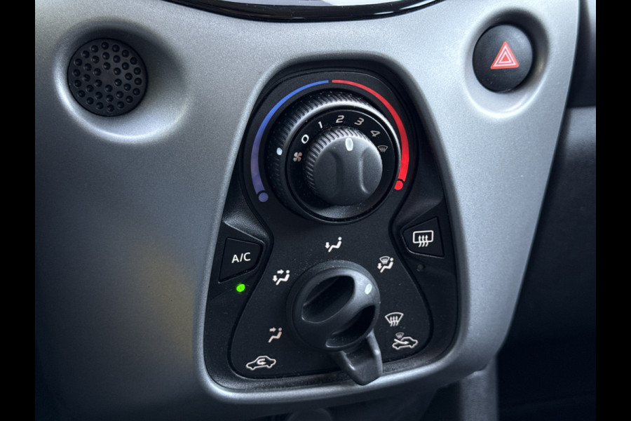 Toyota Aygo 1.0 VVT-i x-play | Cruisec. | Camera | Airco | Carplay | Sportvelgen
