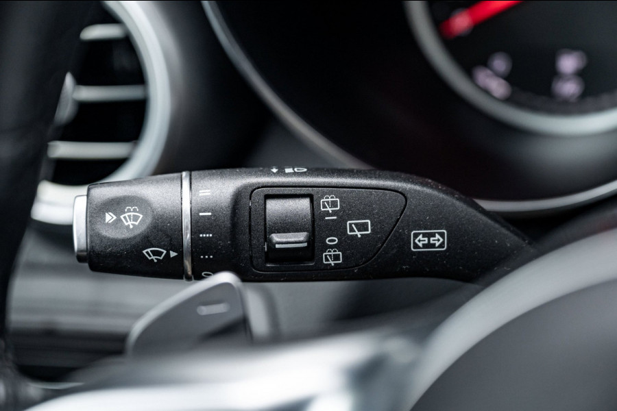 Mercedes-Benz GLC 300 4MATIC Premium Plus Panoramadak I Trekhaak I Burmester I Led I Vol leder I HeadUp I Dealeronderhouden
