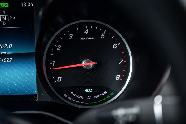 Mercedes-Benz GLC 300 4MATIC Premium Plus Panoramadak I Trekhaak I Burmester I Led I Vol leder I HeadUp I Dealeronderhouden