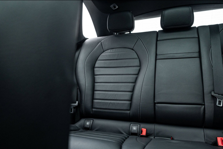 Mercedes-Benz GLC 300 4MATIC Premium Plus Panoramadak I Trekhaak I Burmester I Led I Vol leder I HeadUp I Dealeronderhouden