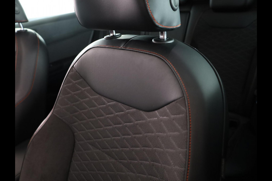 Seat Ateca 1.5 TSI Xperience Business Intense 150pk DSG | Panoramadak | Parkeersensoren achter | Cruise control adaptief | 18 inch lichtmetaal velgen | Achteruitrijcamera