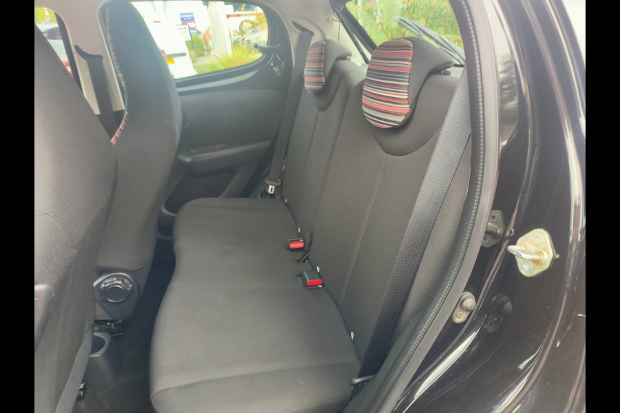 Citroën C1 1.0 VTi Urban Ride uit 2020 Rijklaar + 12 maanden Bovag-garantie Henk Jongen Auto's in Helmond,  al 50 jaar service zoals 't hoort!