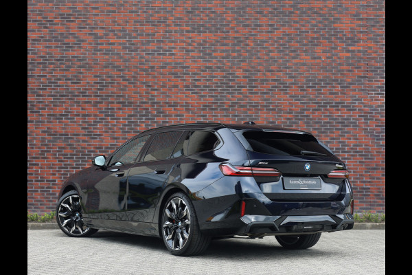 BMW 5 Serie Touring 550e xDrive | Pano - Trekhaak - HUD