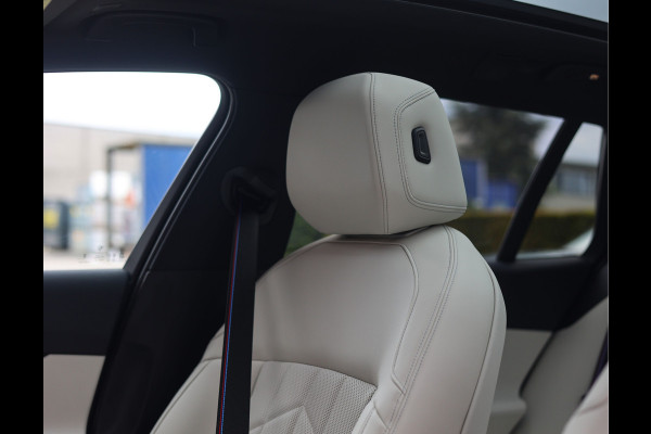 BMW 5 Serie Touring 550e xDrive | Pano - Trekhaak - HUD