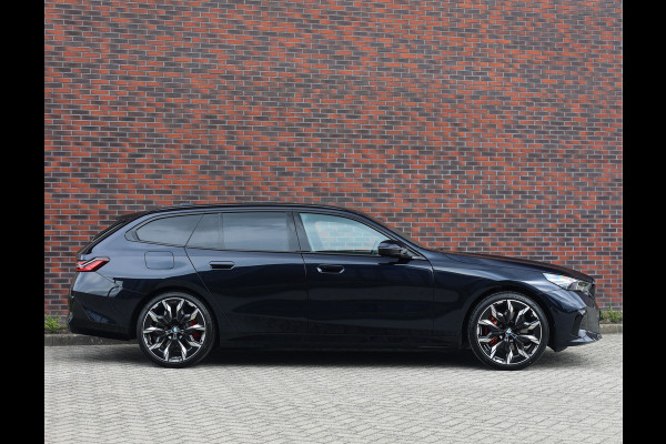 BMW 5 Serie Touring 550e xDrive | Pano - Trekhaak - HUD