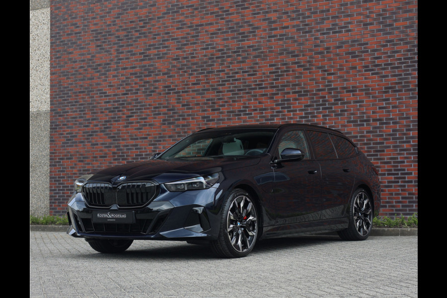 BMW 5 Serie Touring 550e xDrive | Pano - Trekhaak - HUD