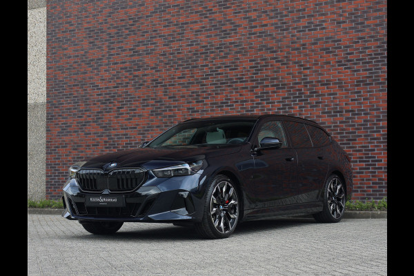 BMW 5 Serie Touring 550e xDrive | Pano - Trekhaak - HUD