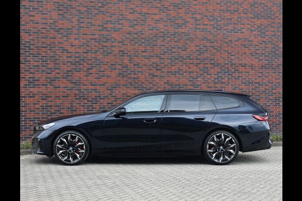 BMW 5 Serie Touring 550e xDrive | Pano - Trekhaak - HUD