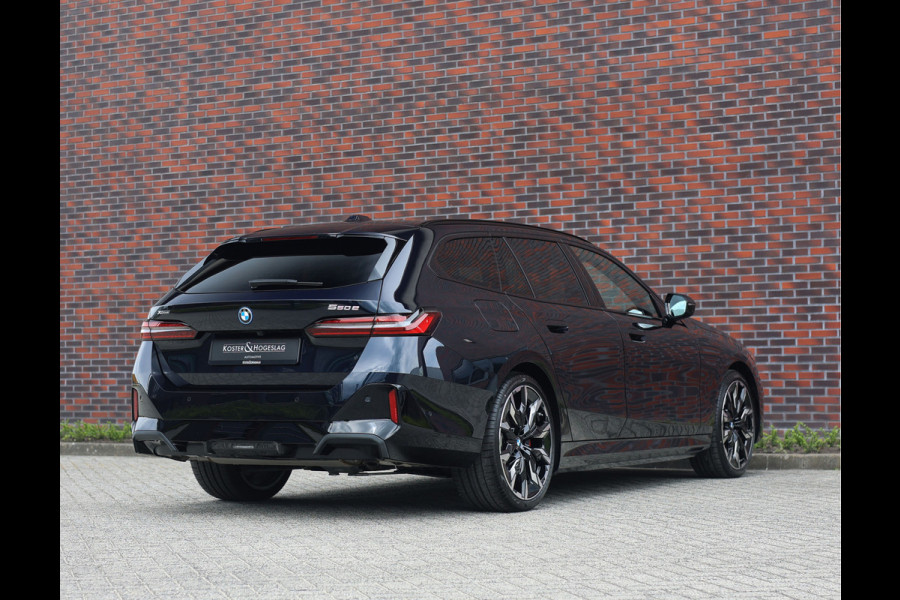 BMW 5 Serie Touring 550e xDrive | Pano - Trekhaak - HUD