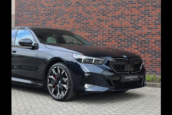 BMW 5 Serie Touring 550e xDrive | Pano - Trekhaak - HUD