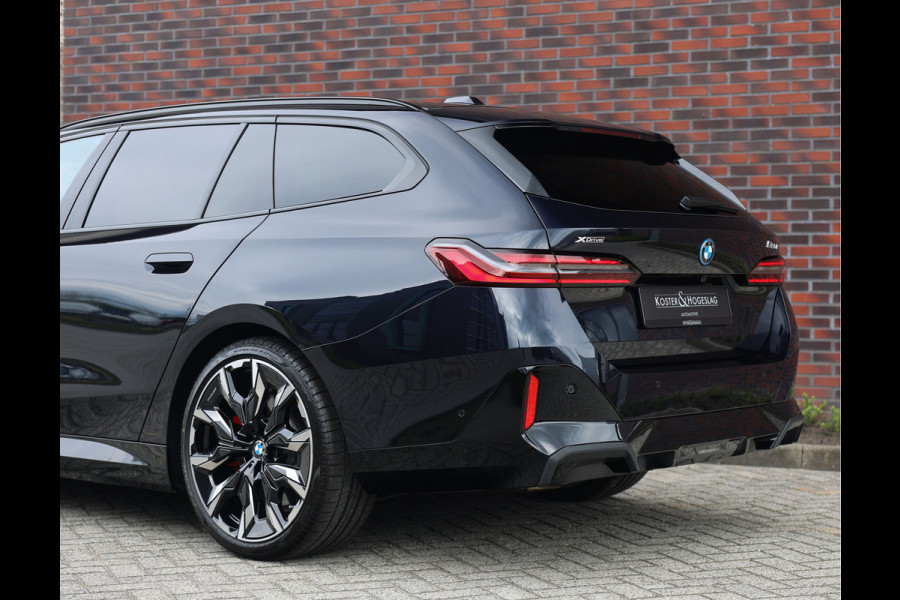 BMW 5 Serie Touring 550e xDrive | Pano - Trekhaak - HUD