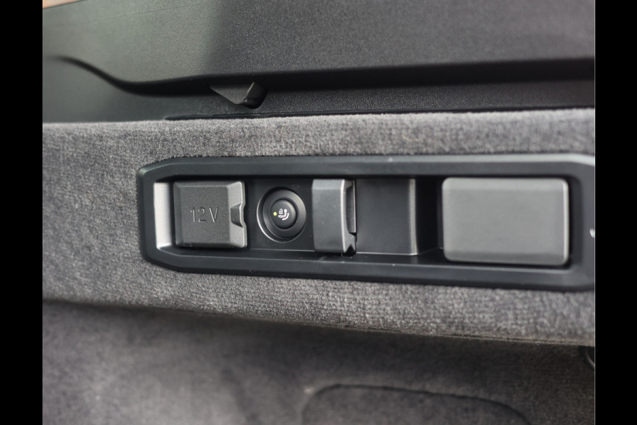 BMW 5 Serie Touring 550e xDrive | Pano - Trekhaak - HUD