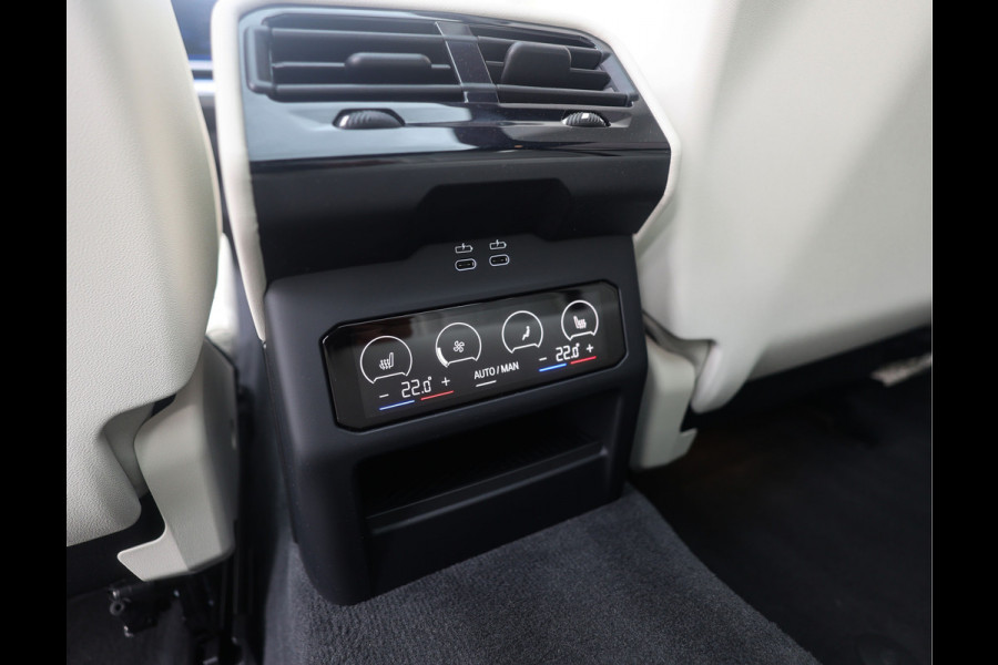 BMW 5 Serie Touring 550e xDrive | Pano - Trekhaak - HUD
