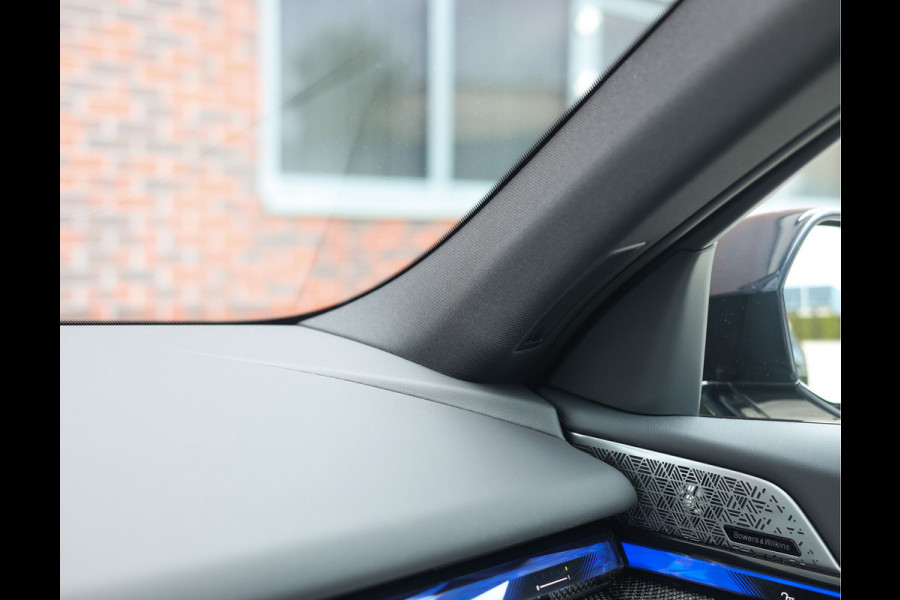 BMW 5 Serie Touring 550e xDrive | Pano - Trekhaak - HUD